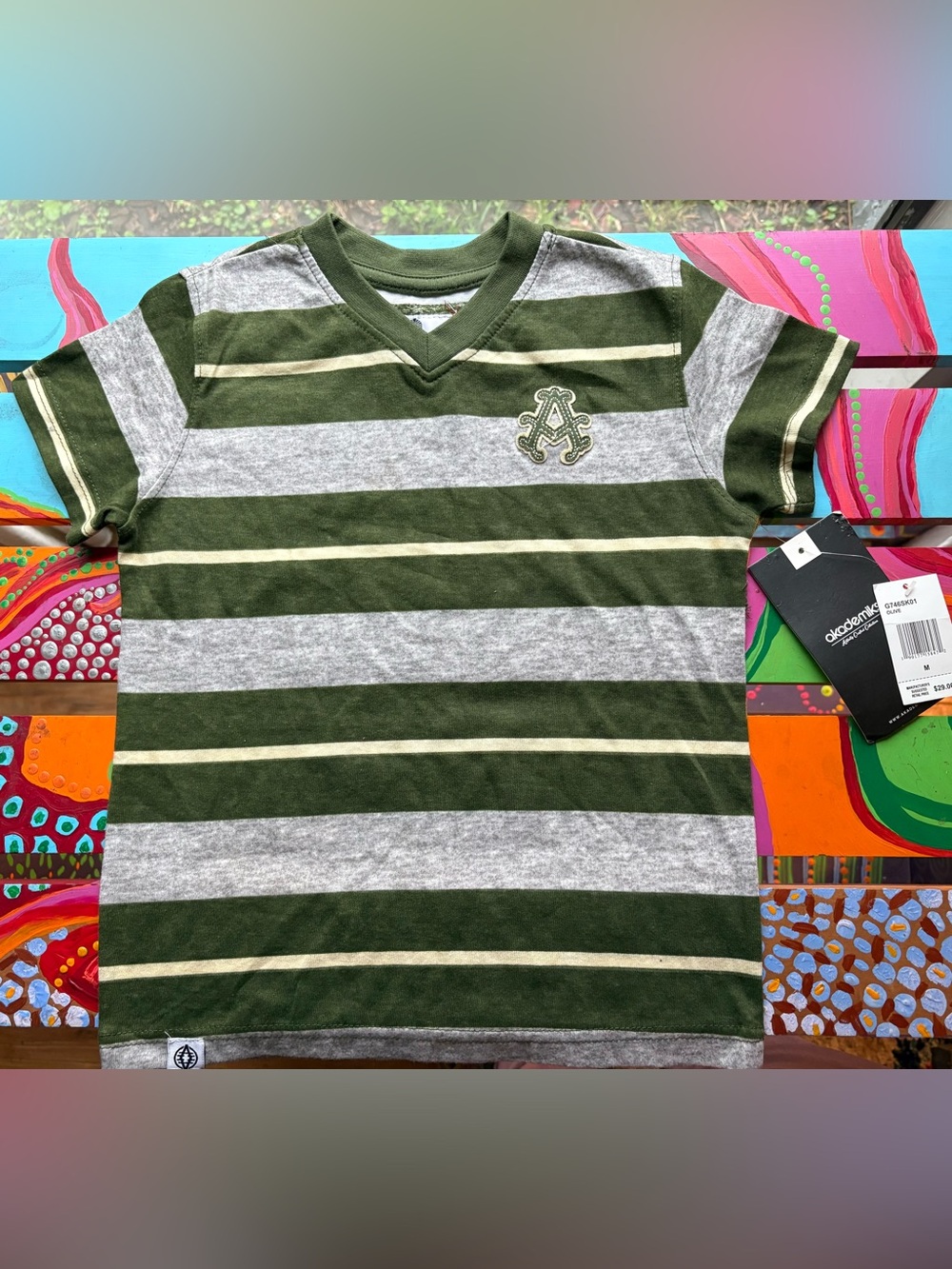 Akademiks V-Neck Tee Kids Size 5 (M)